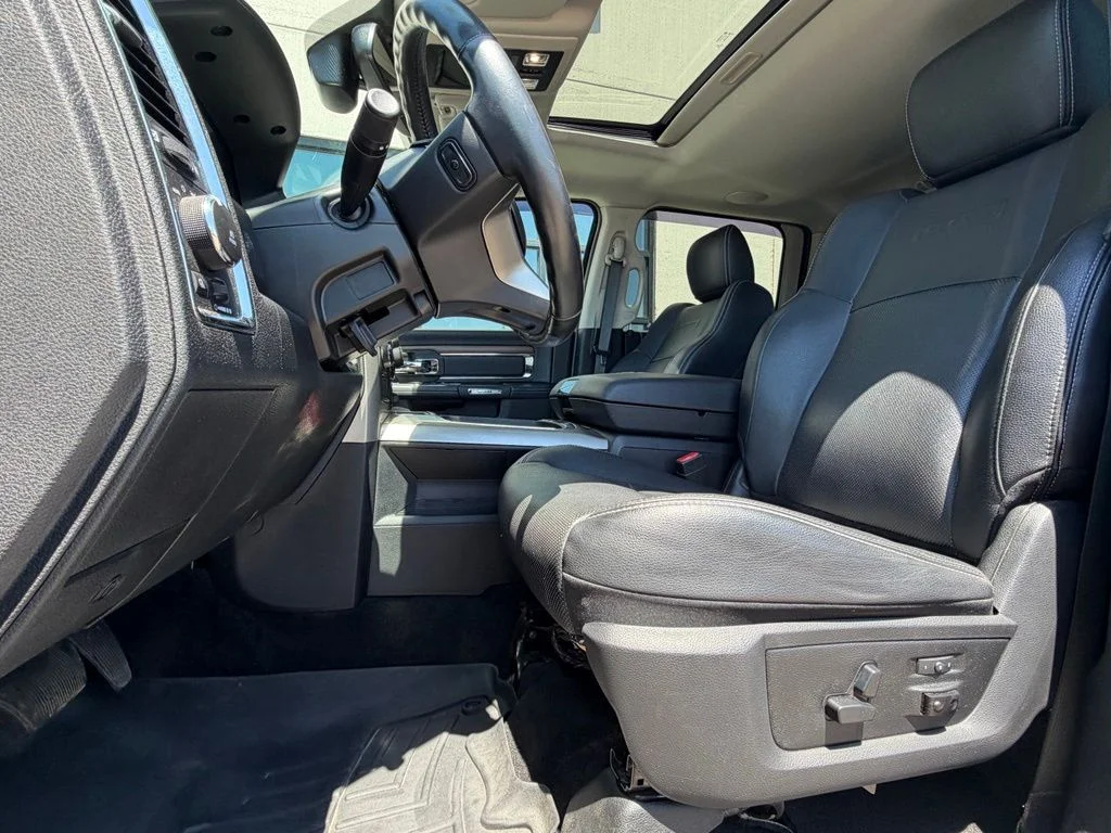 Used 2017 Black Ram Laramie image 6