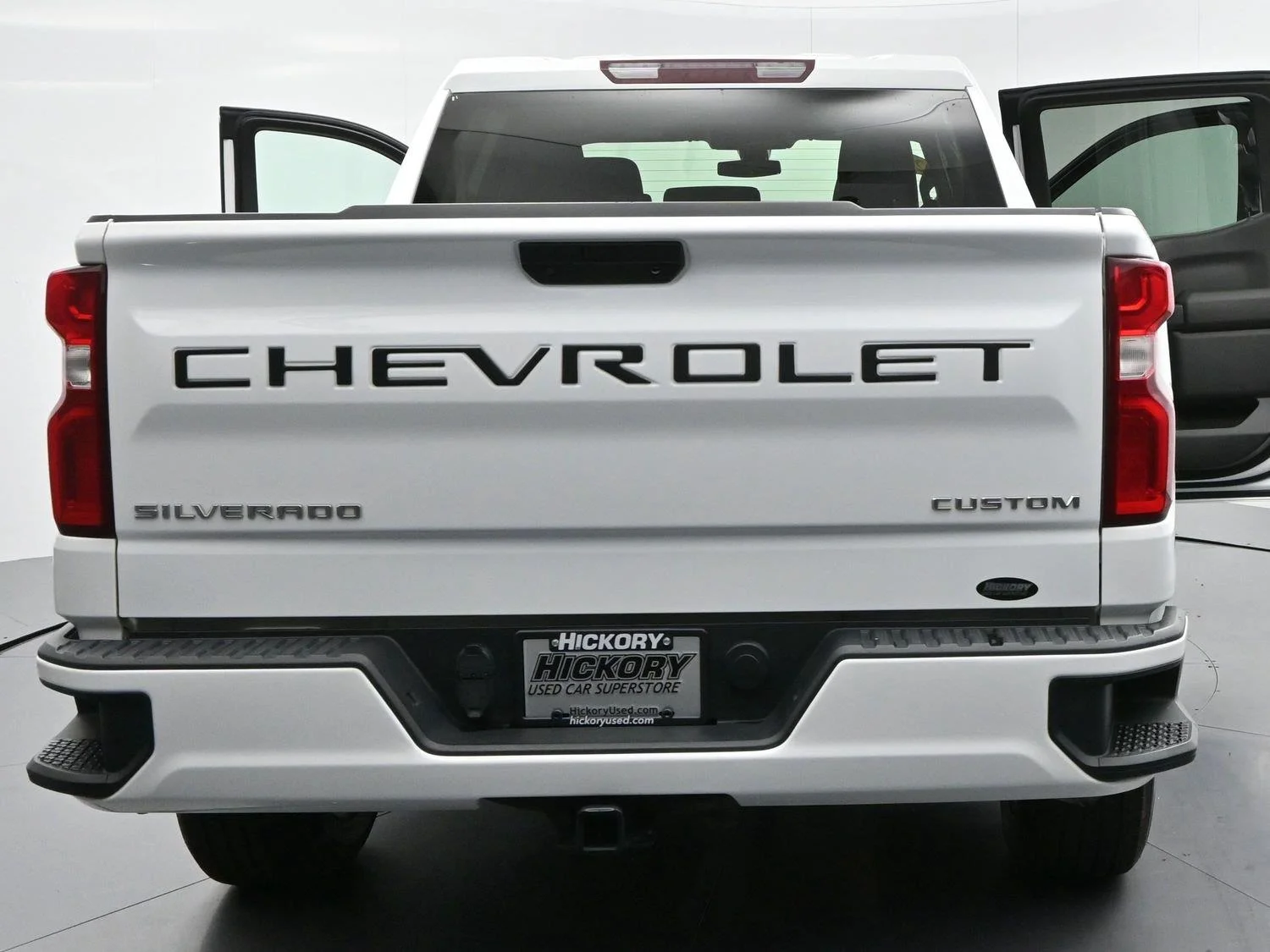 Used 2022 Summit White Chevrolet Custom image 39