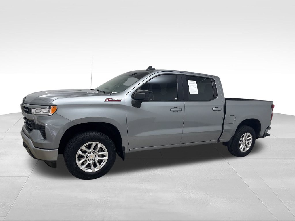 Used 2023 Gray Chevrolet RST image 2