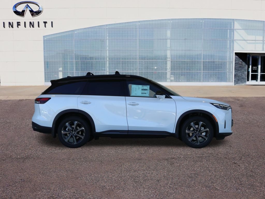 New 2027 2T RAD WHT INFINITI Autograph AWD image 56