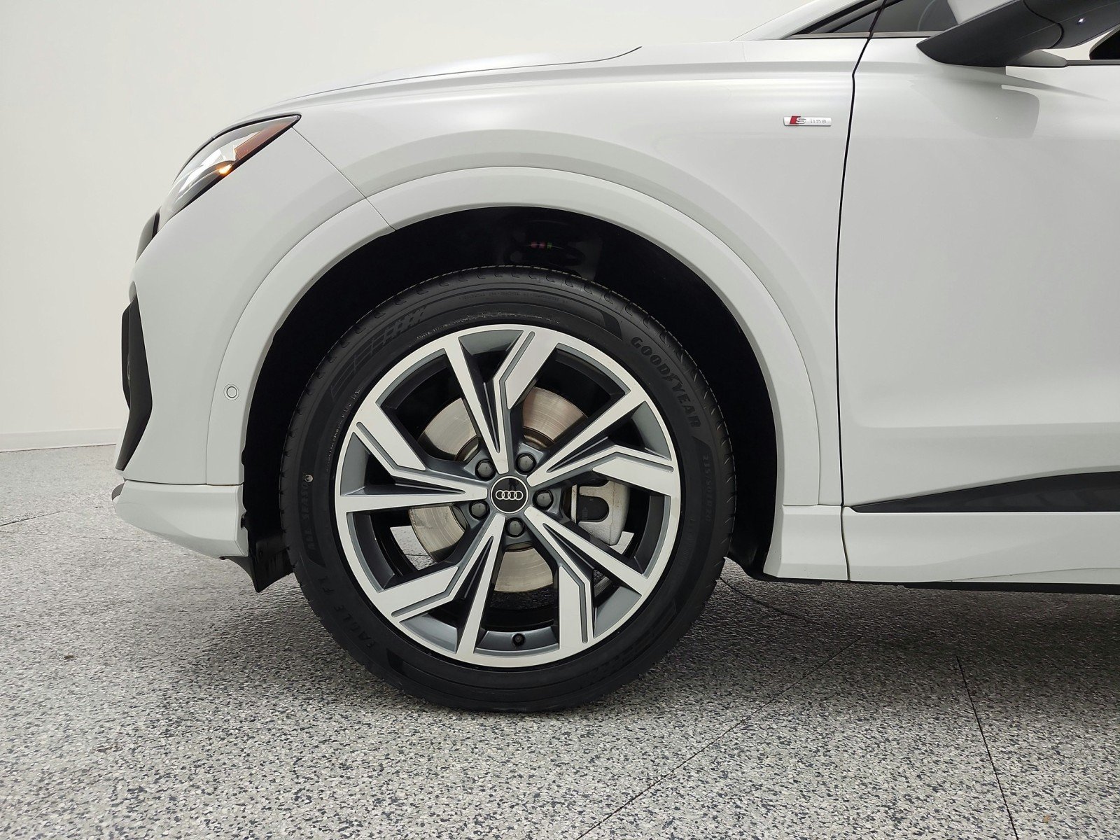 Used 2024 Glacier White Metallic Audi Premium Plus 55 quattro image 17
