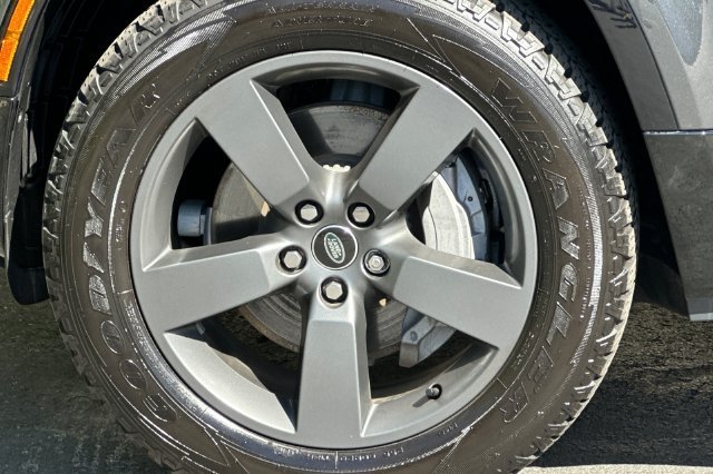 Used 2025 Gray Land Rover X-Dynamic SE image 24