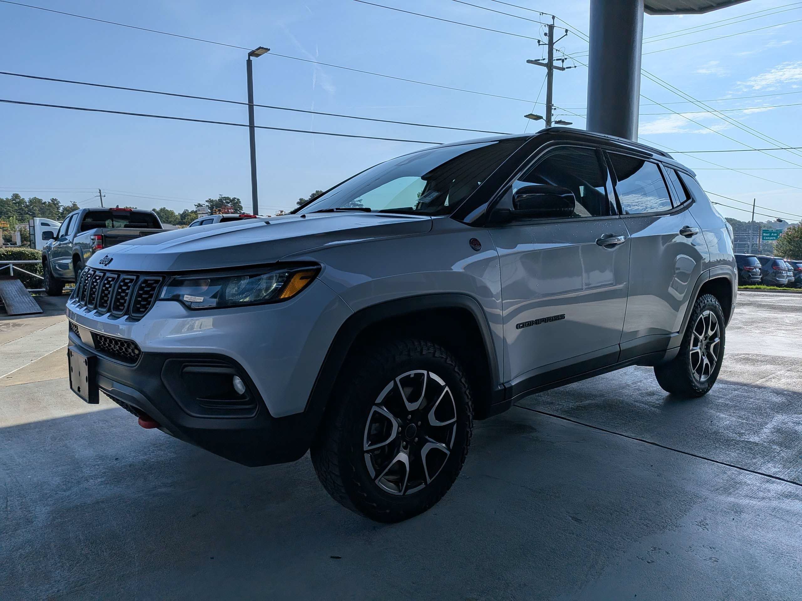 Used 2025 Silver Jeep Trailhawk image 6