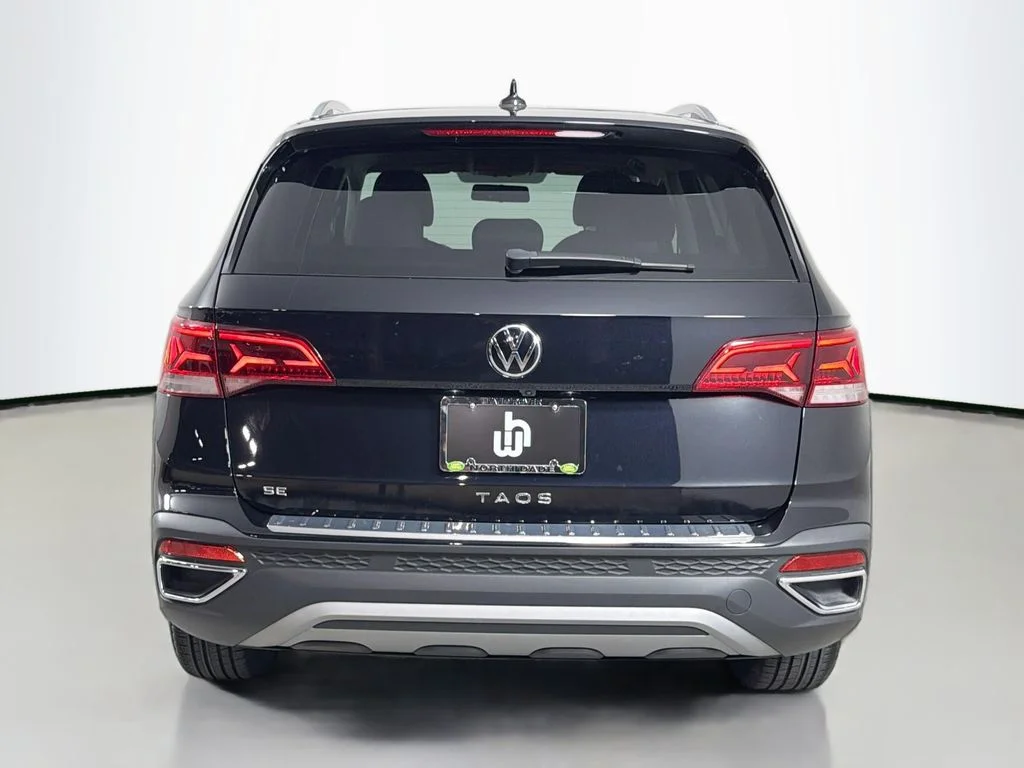 Used 2022 Black Volkswagen 1.5T SE image 6