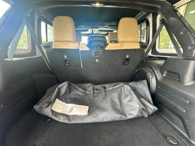 Used 2018 Black Clearcoat Jeep Rubicon image 12