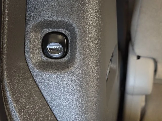 Used 2011 Silver Ford Limited image 17