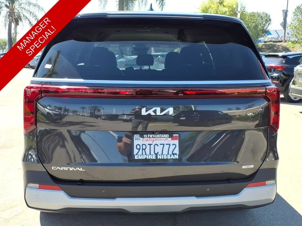 Used 2025 Gray Kia LXS image 3