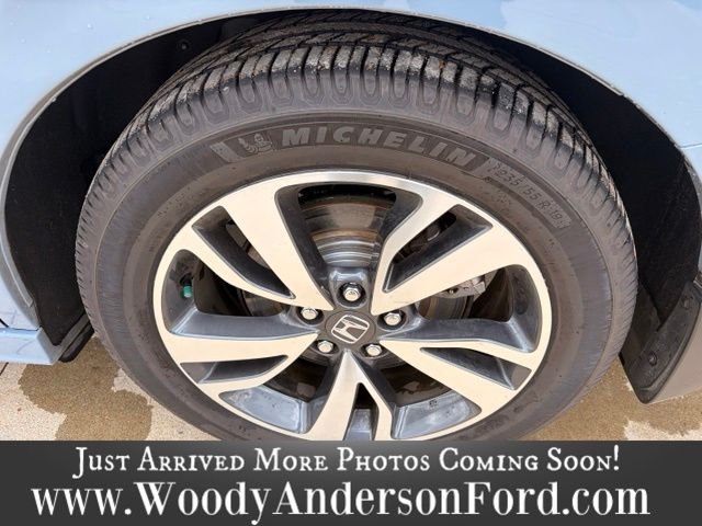 Used 2024 Sonic Gray Pearl Honda Touring image 7