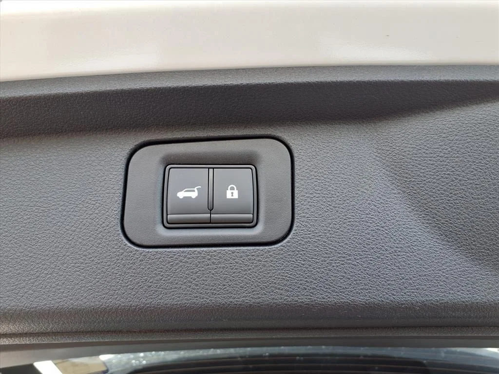 New 2026 Everest White TriCoat Nissan Platinum Reserve image 28