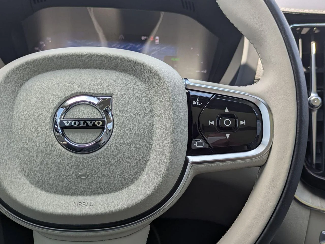Used 2024 Thunder Grey Metallic Volvo T8 Ultimate Dark Theme image 15