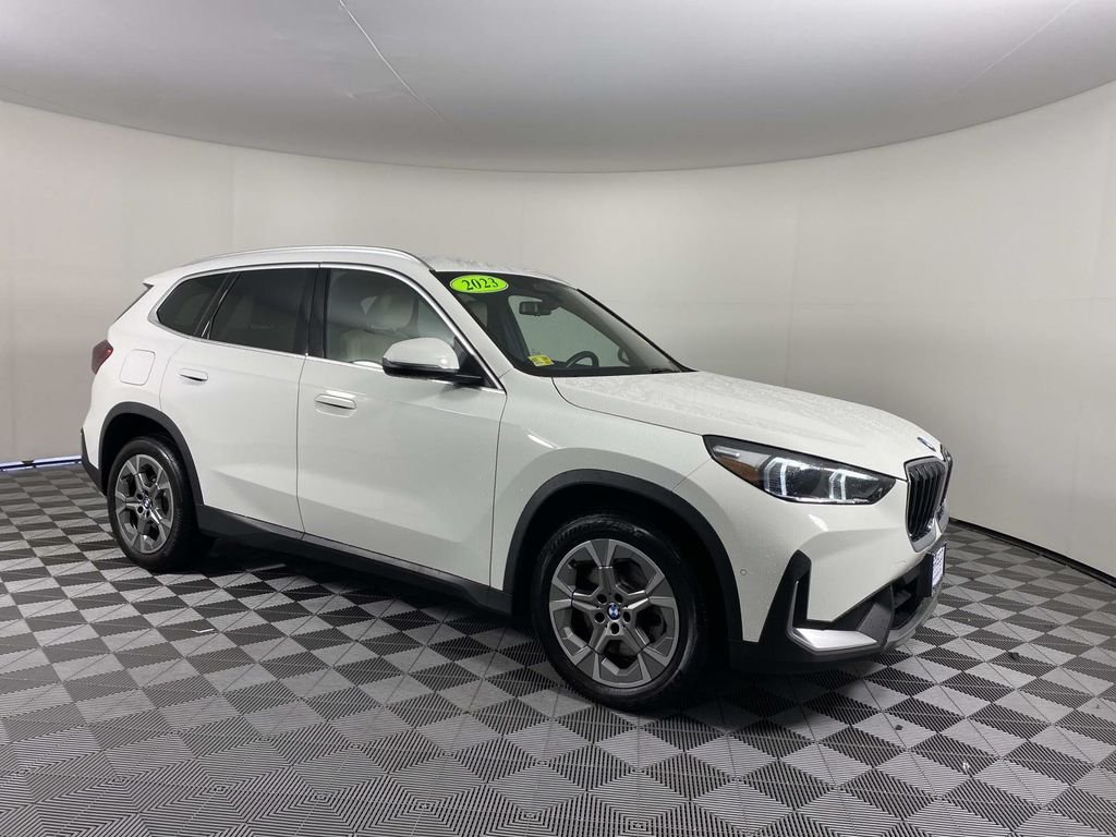 Used 2023 White BMW xDrive28i image 1
