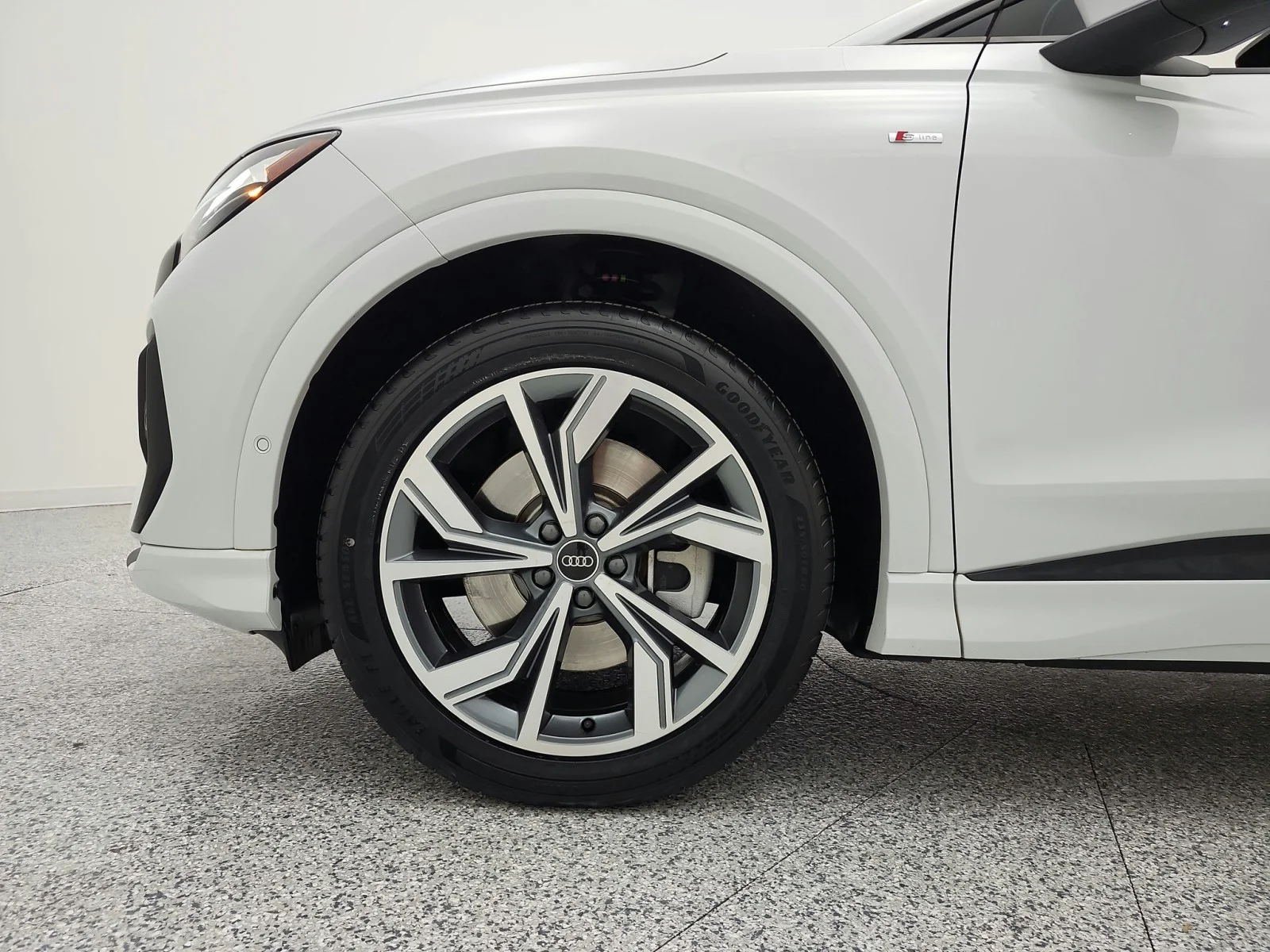 Used 2024 Glacier White Metallic Audi Premium Plus 55 quattro image 17