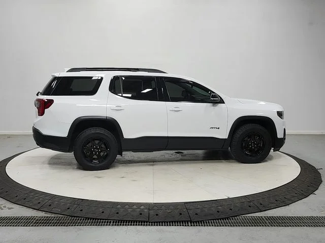 Used 2023 White GMC AT4 image 9