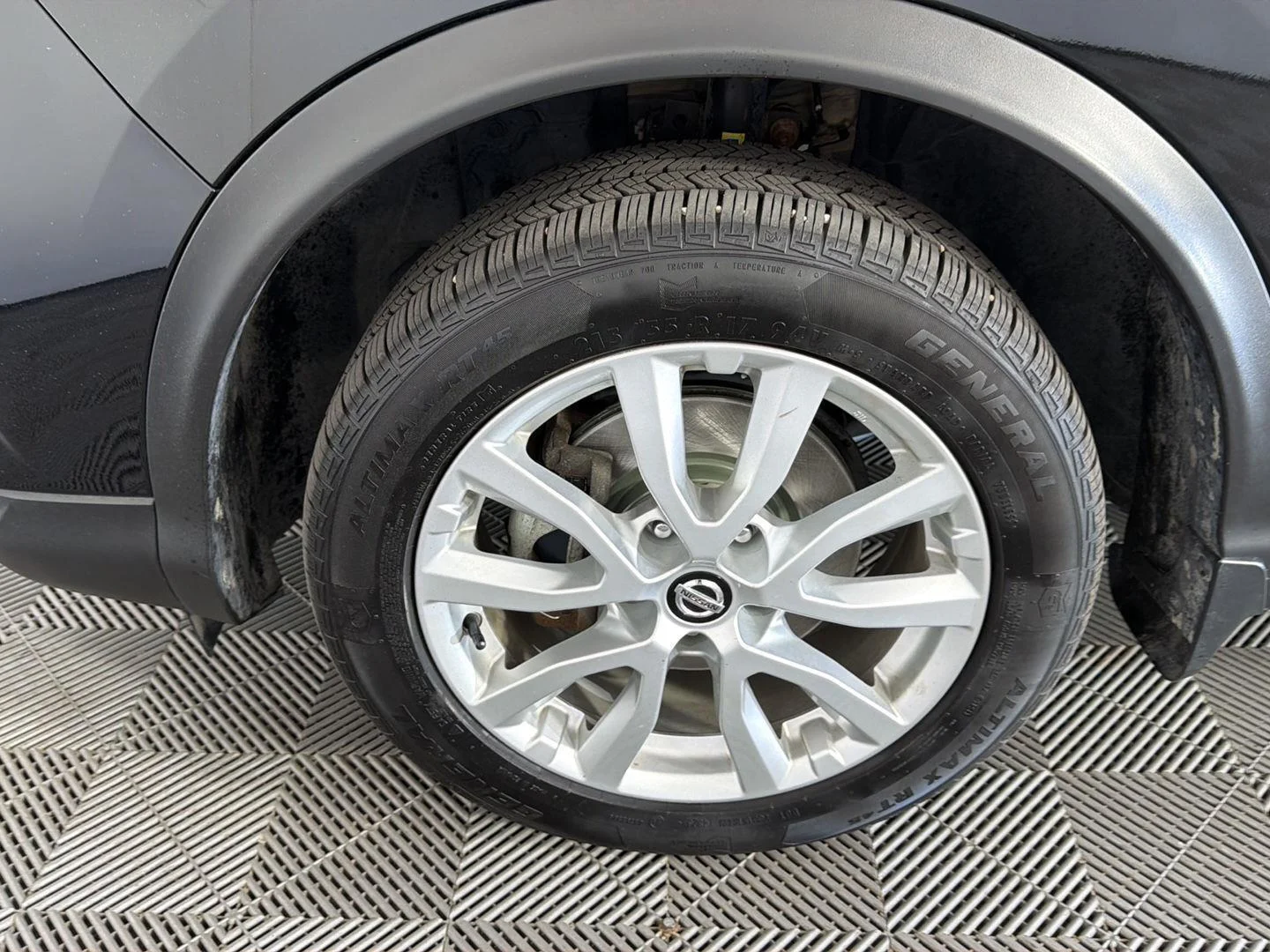 Used 2022 Magnetic Black Pearl Nissan SV image 16
