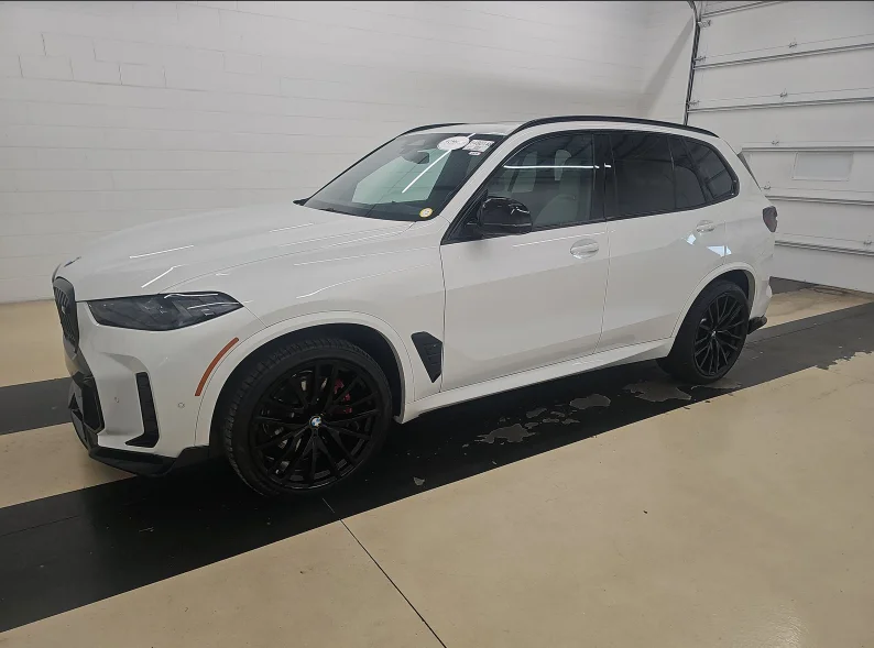 Used 2025 White Metallic BMW xDrive40i image 3