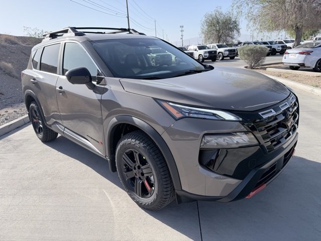 2026 Nissan Rogue SV photo 2