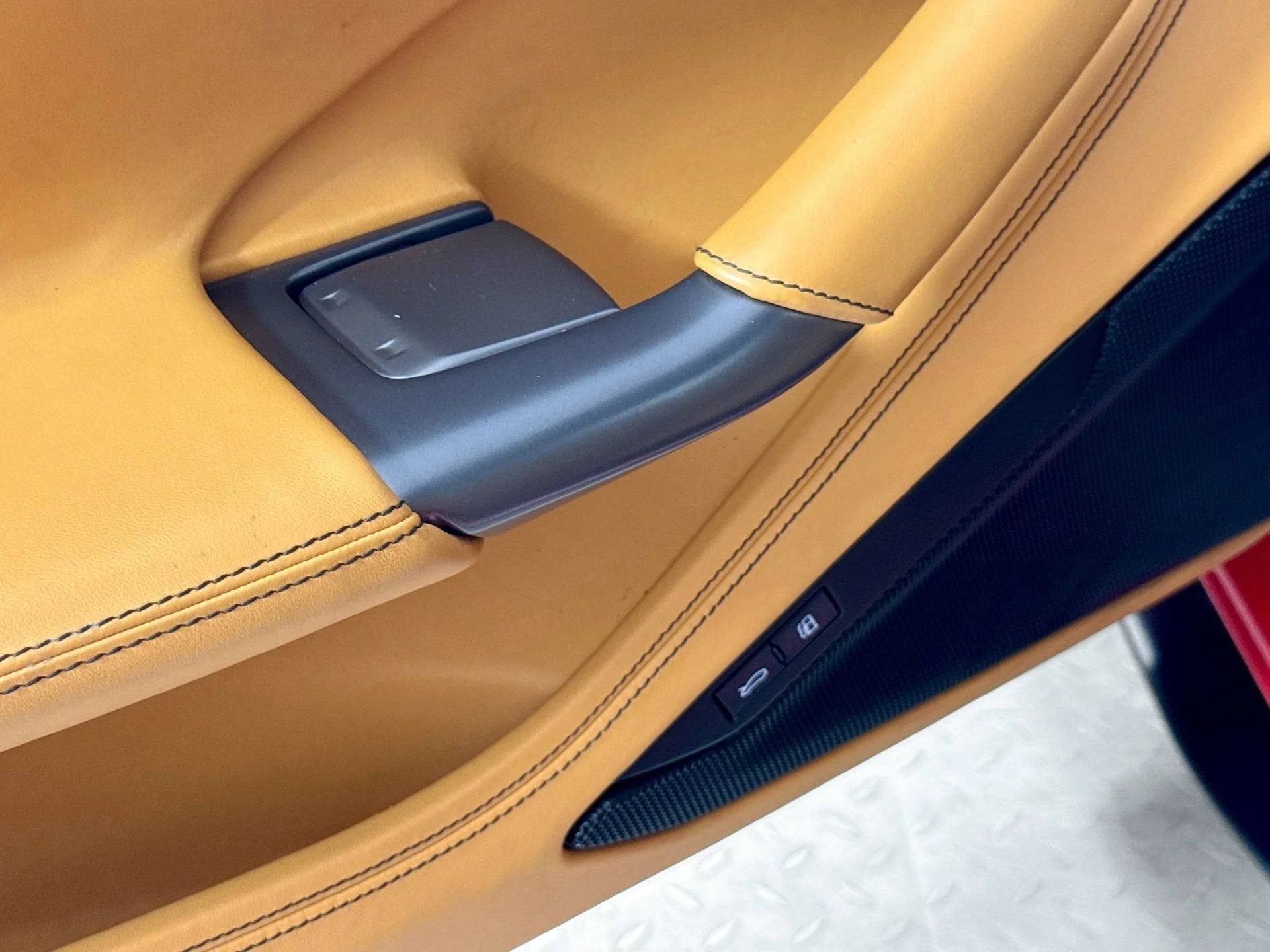 2020 Ferrari F8 Base - Photo 16