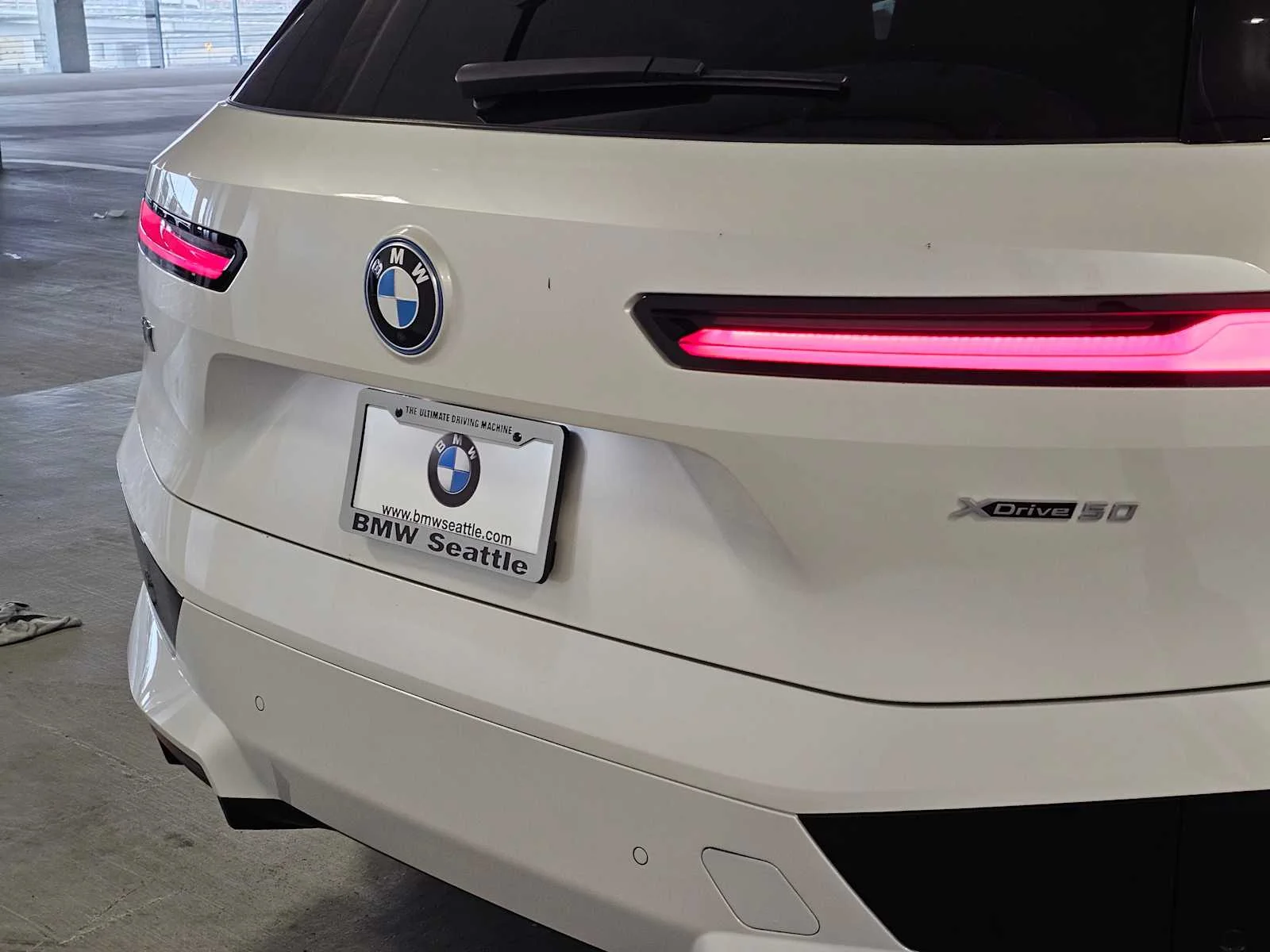 Certified Used 2024 Mineral White Metallic BMW xDrive50 image 7