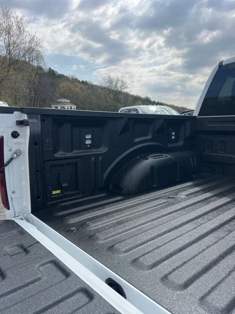 New 2026 Oxford White Ford XLT image 19