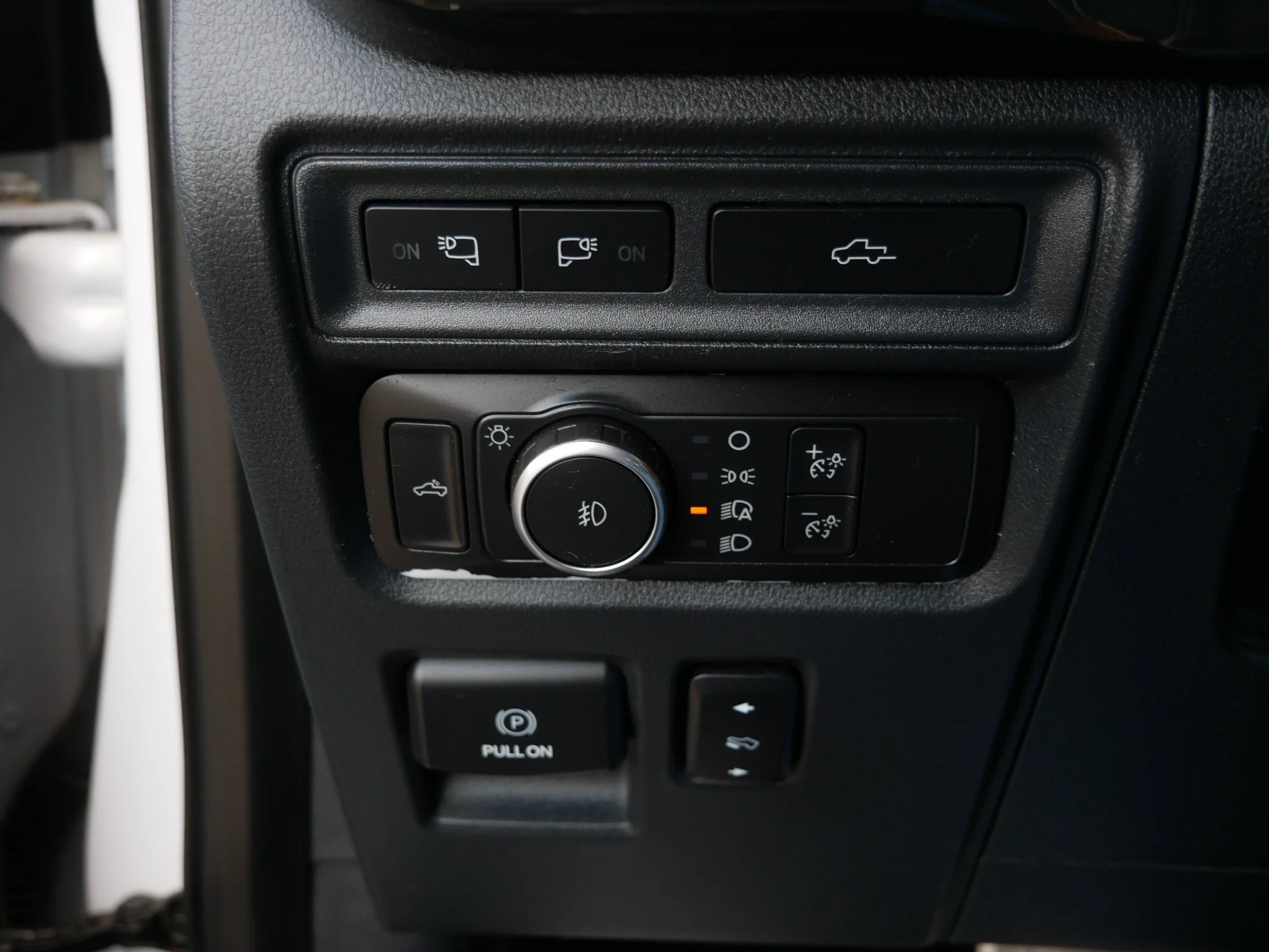 Certified Used 2021 Oxford White Ford XLT image 26
