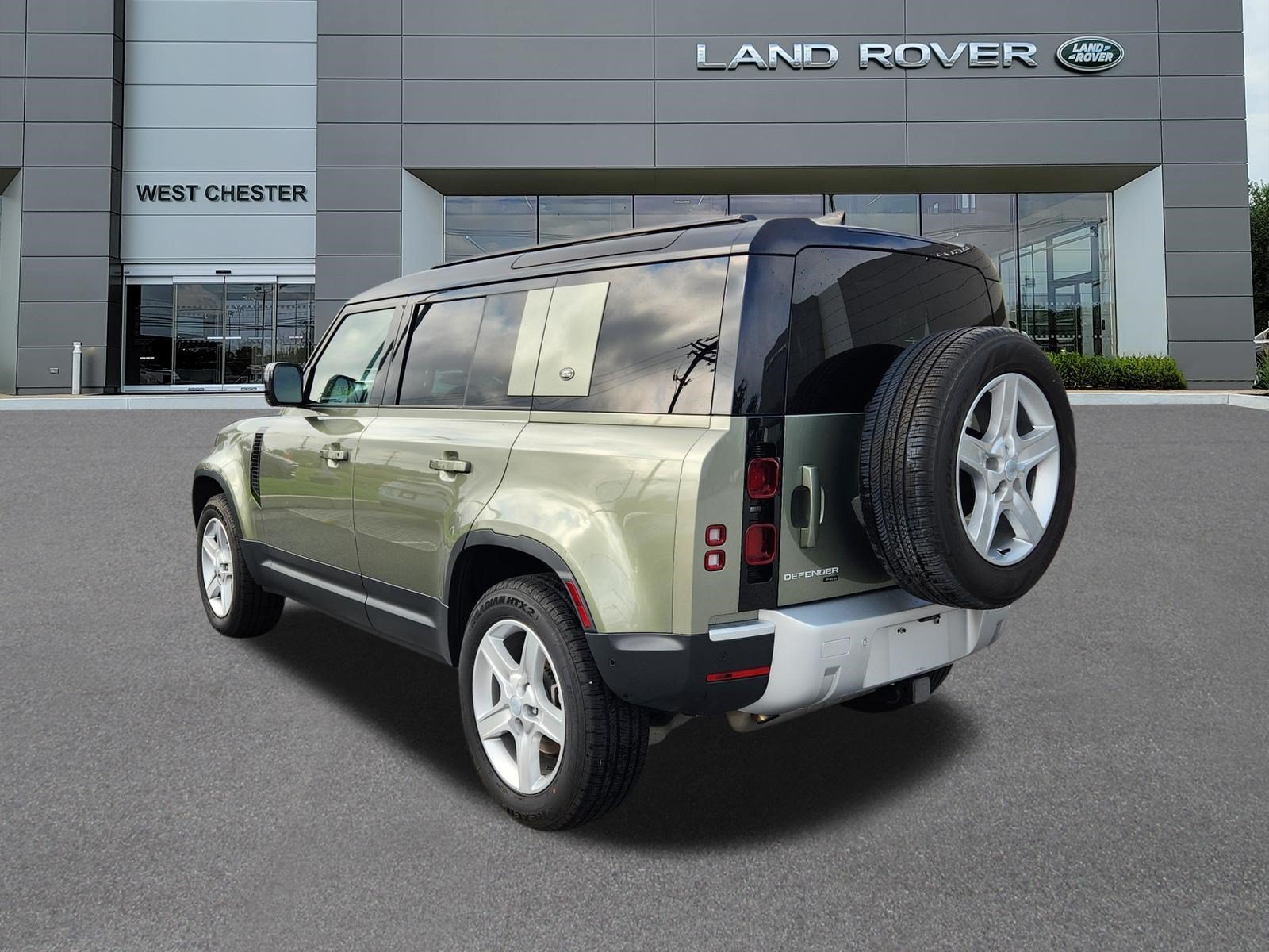 Certified Used 2023 Pangea Green Metallic Land Rover SE image 3