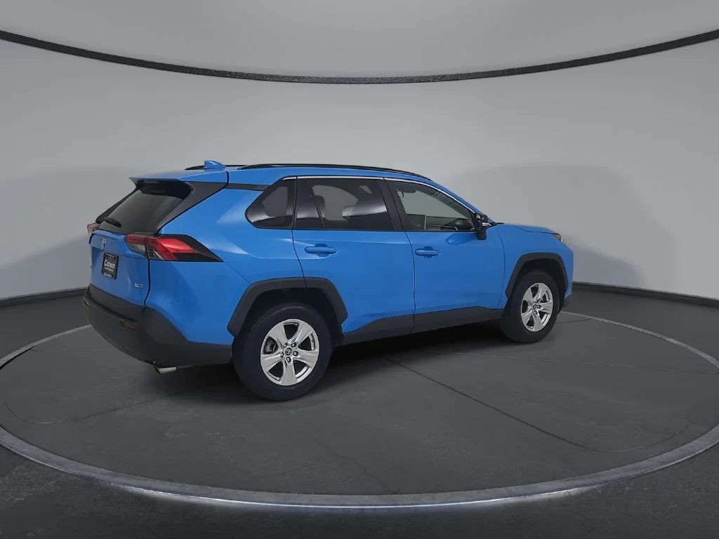 Used 2019 Blue Toyota XLE image 17