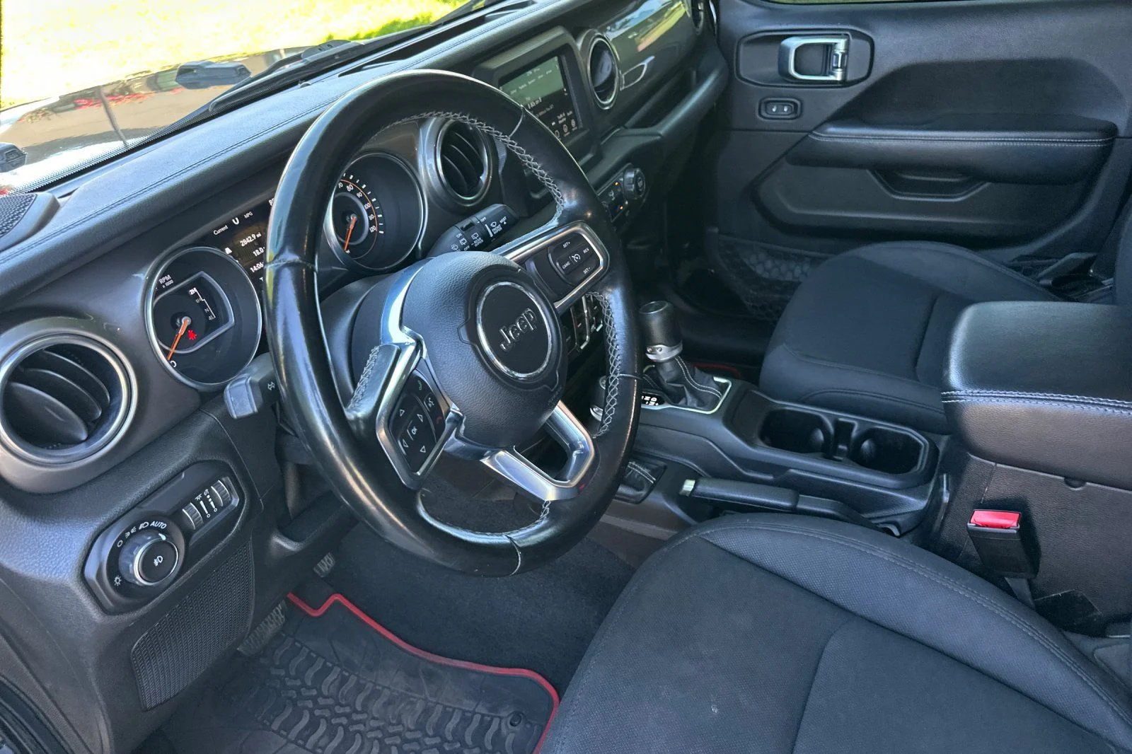 2020 Jeep Wrangler Unlimited Sahara - Photo 7