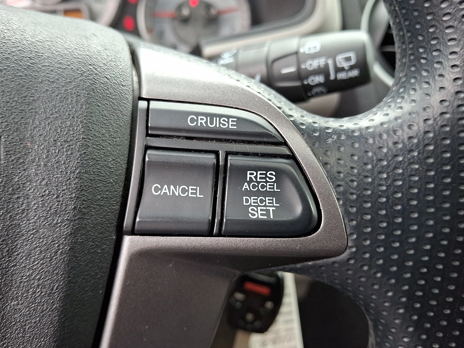 Used 2015 Modern Steel Metallic Honda SE image 23