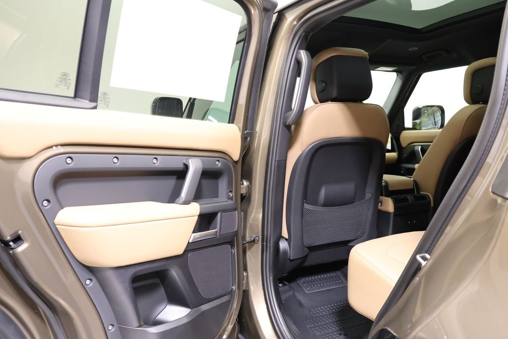 2026 Land Rover Defender X-Dynamic SE - Photo 34