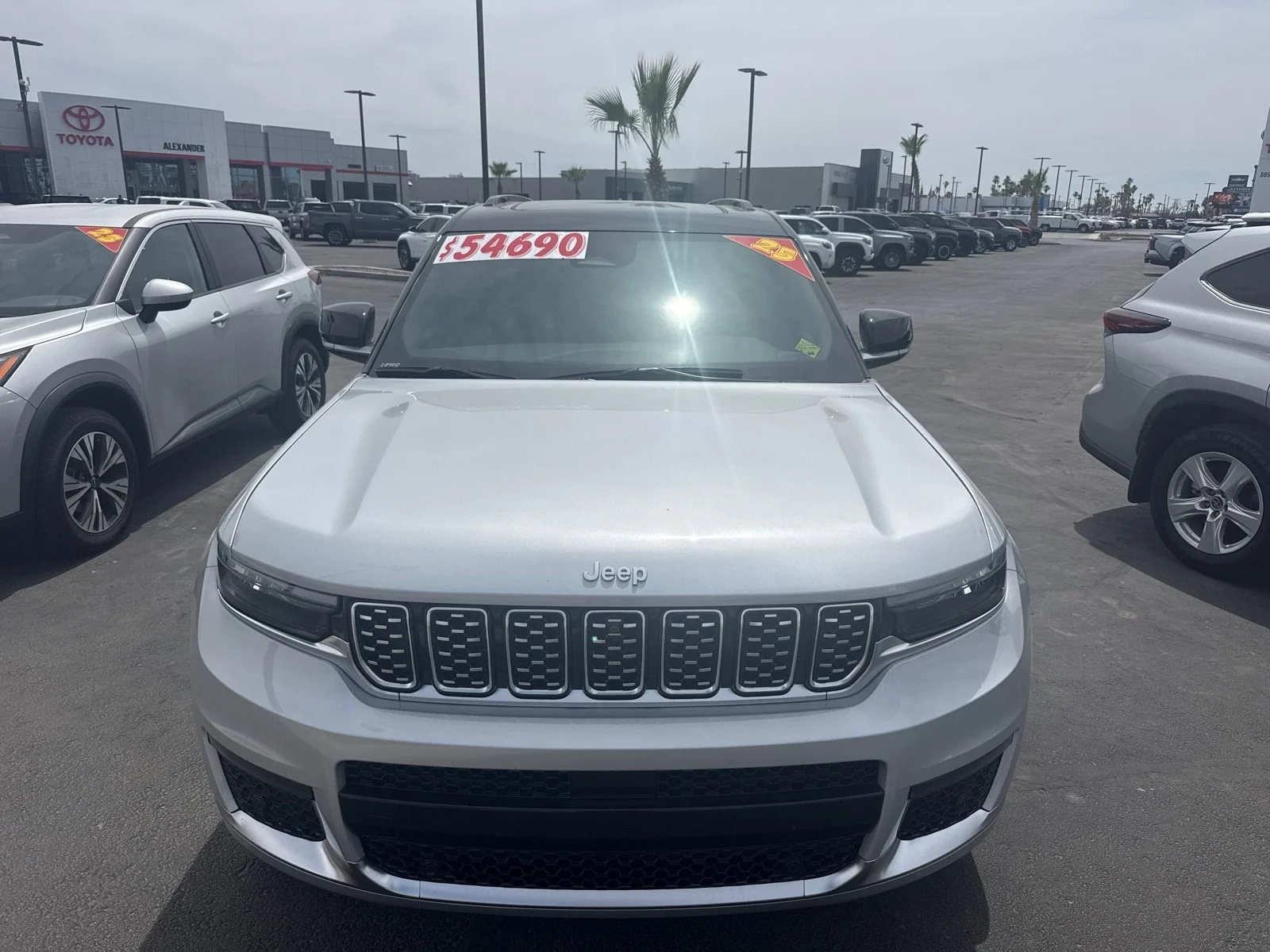 Used 2025 Silver Zynith Jeep Summit image 2