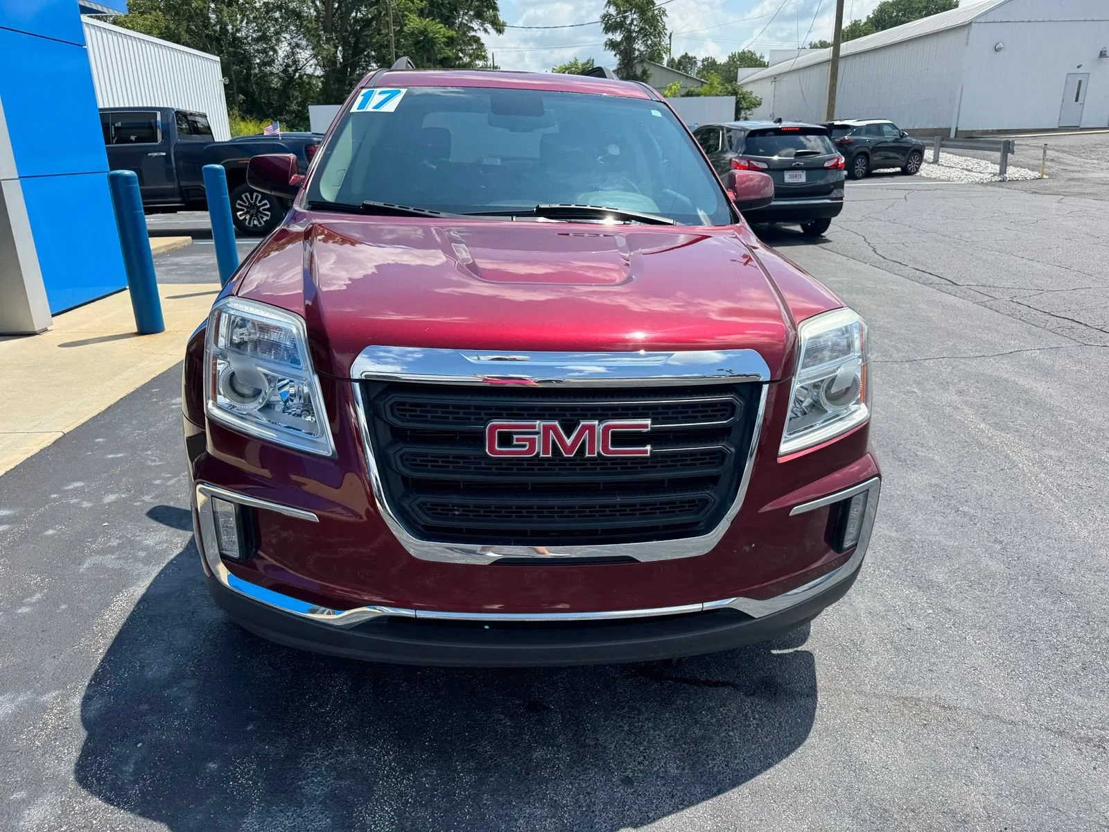 Used 2017 CRIMSON RED TINTCOAT GMC SLE image 7