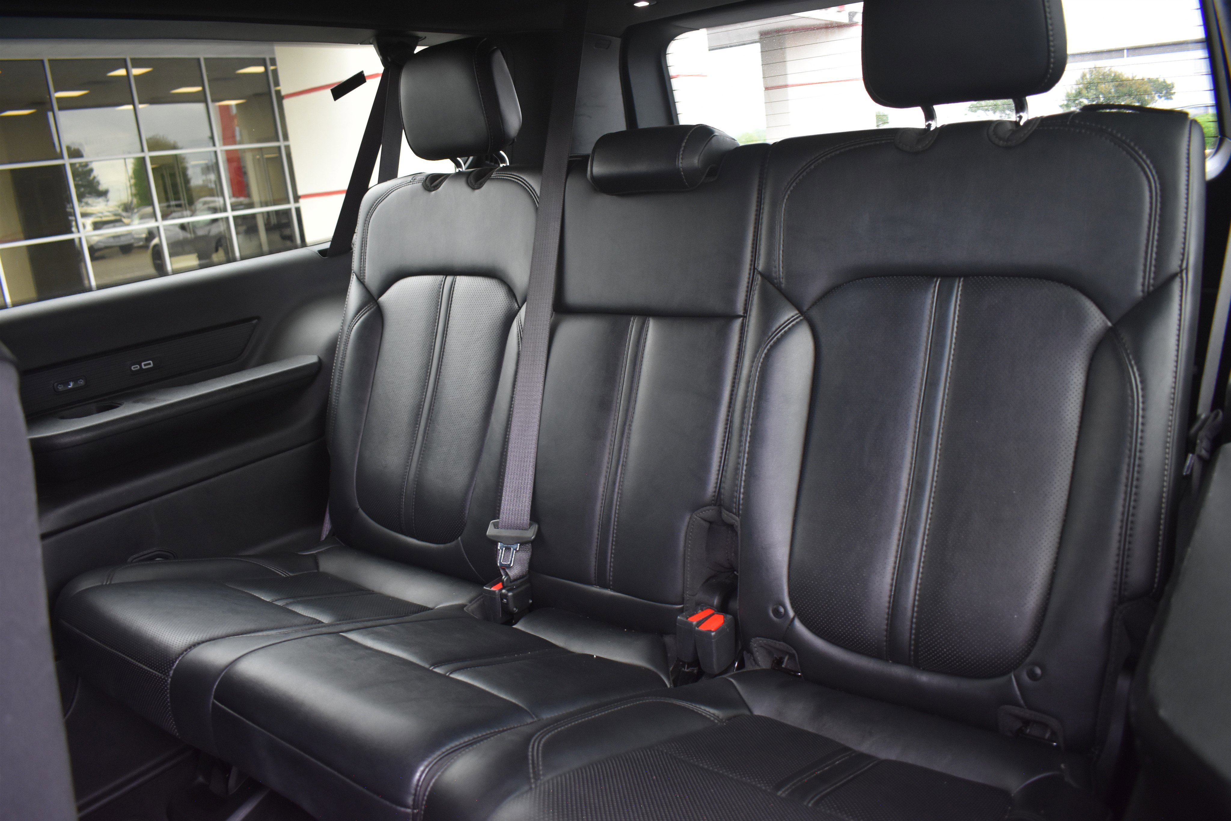 Used 2023 Diamond Black Crystal Pearlcoat Jeep Series II image 16