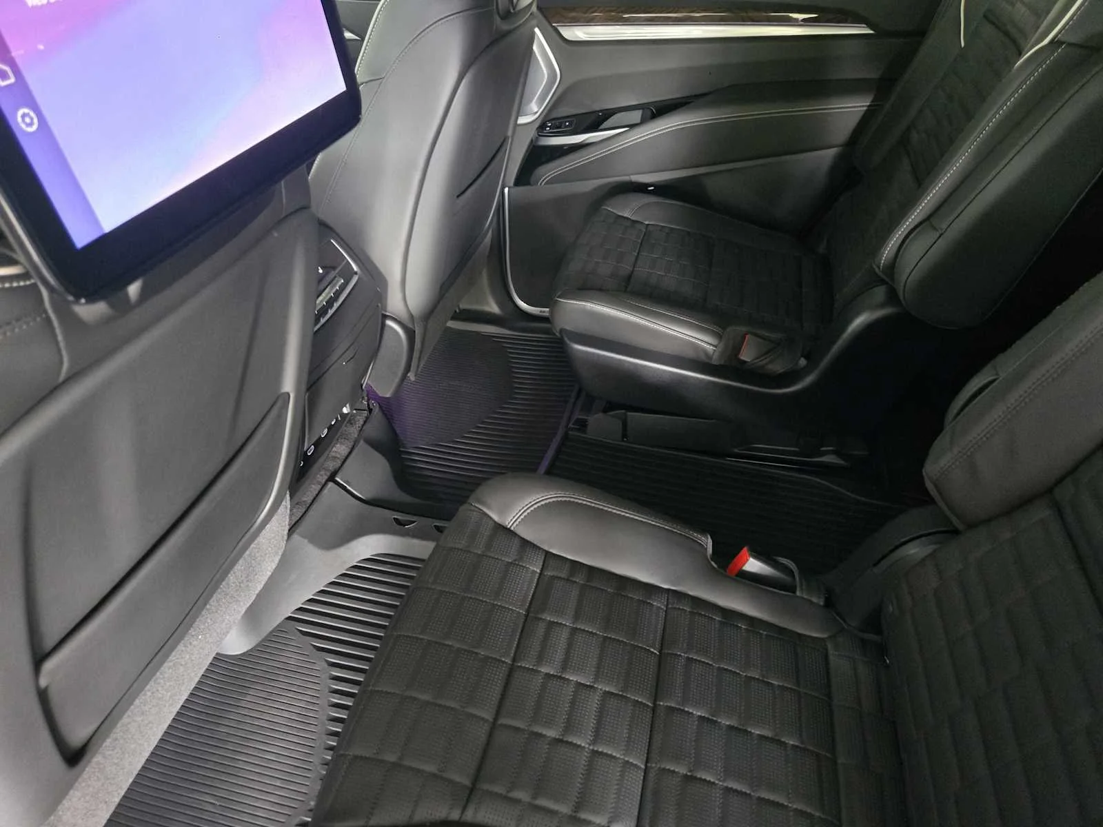 2026 Cadillac Escalade Platinum Sport - Photo 20