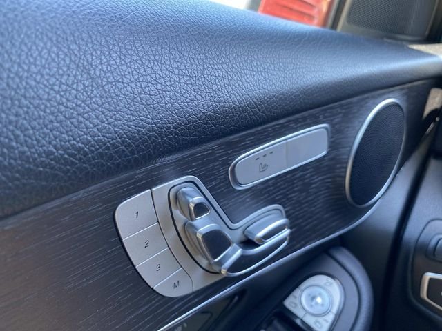 2021 Mercedes-Benz GLC GLC300 - Photo 32