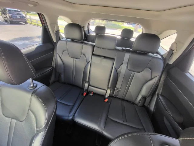 Used 2022 Red Kia S image 12