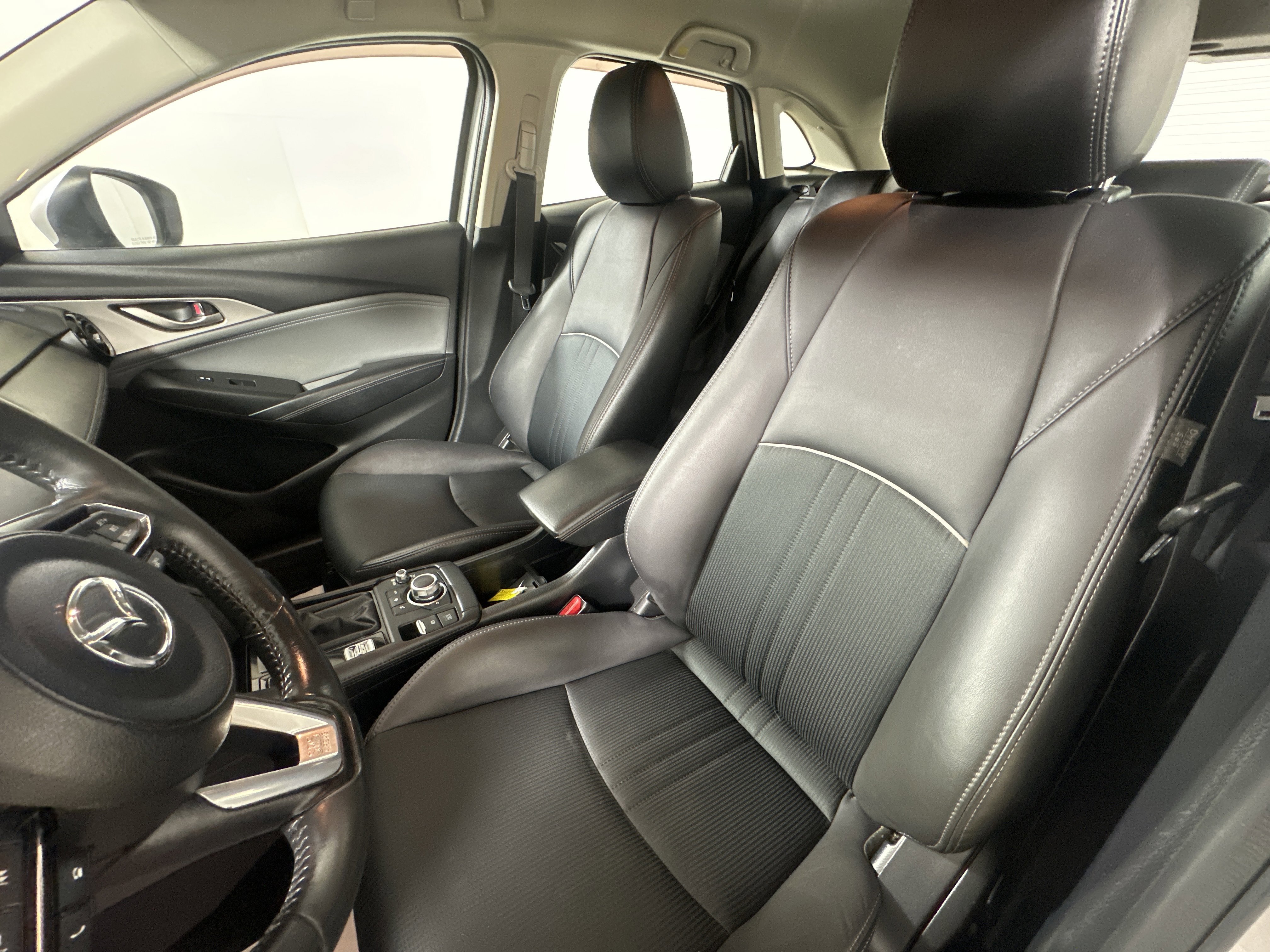 Used 2019 Ceramic Metallic Mazda Touring image 9
