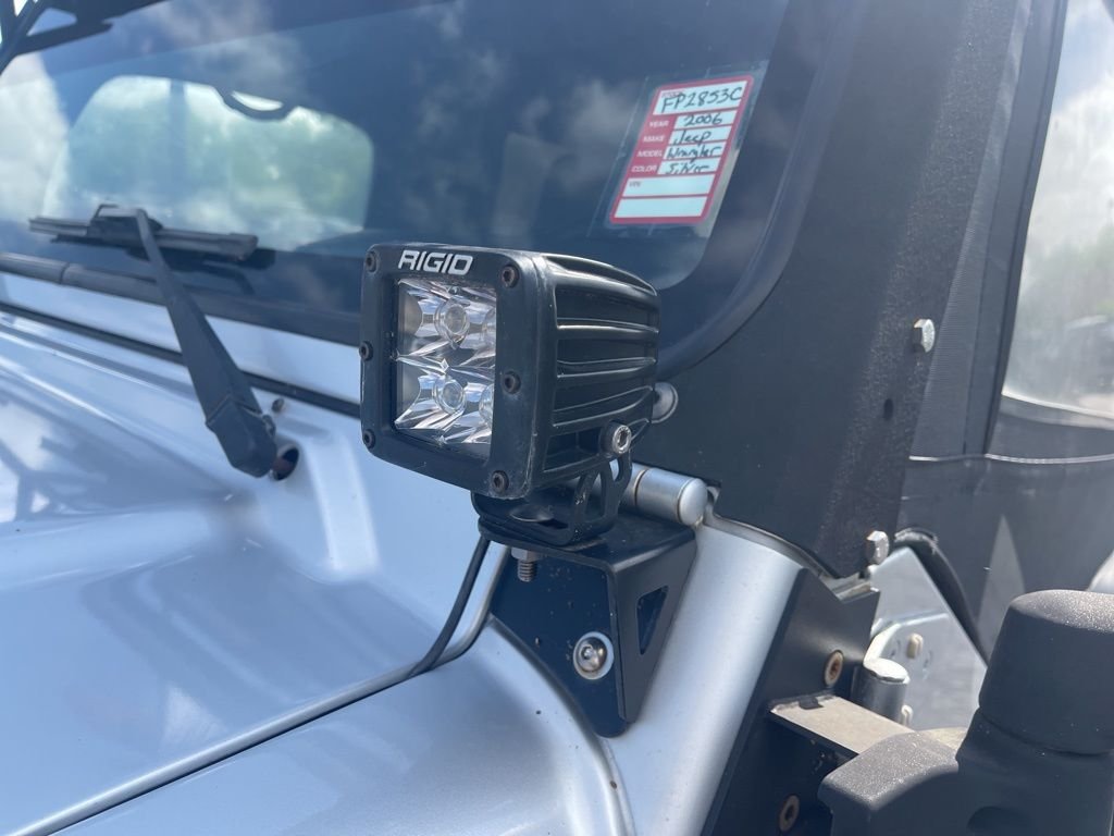 Used 2006 Silver Jeep Rubicon image 13
