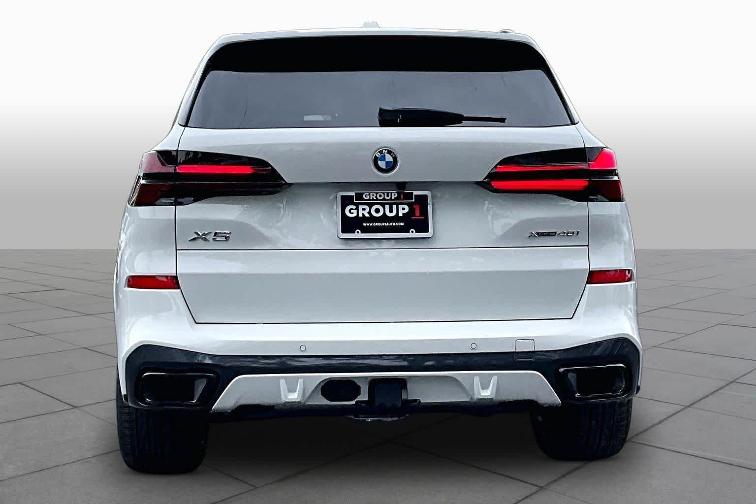New 2026 Alpine White BMW xDrive40i image 4