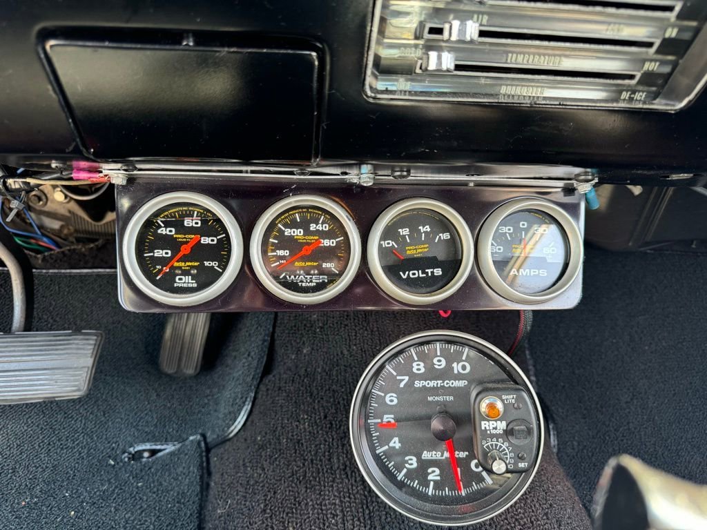 Used 1967 White Chevrolet  image 21