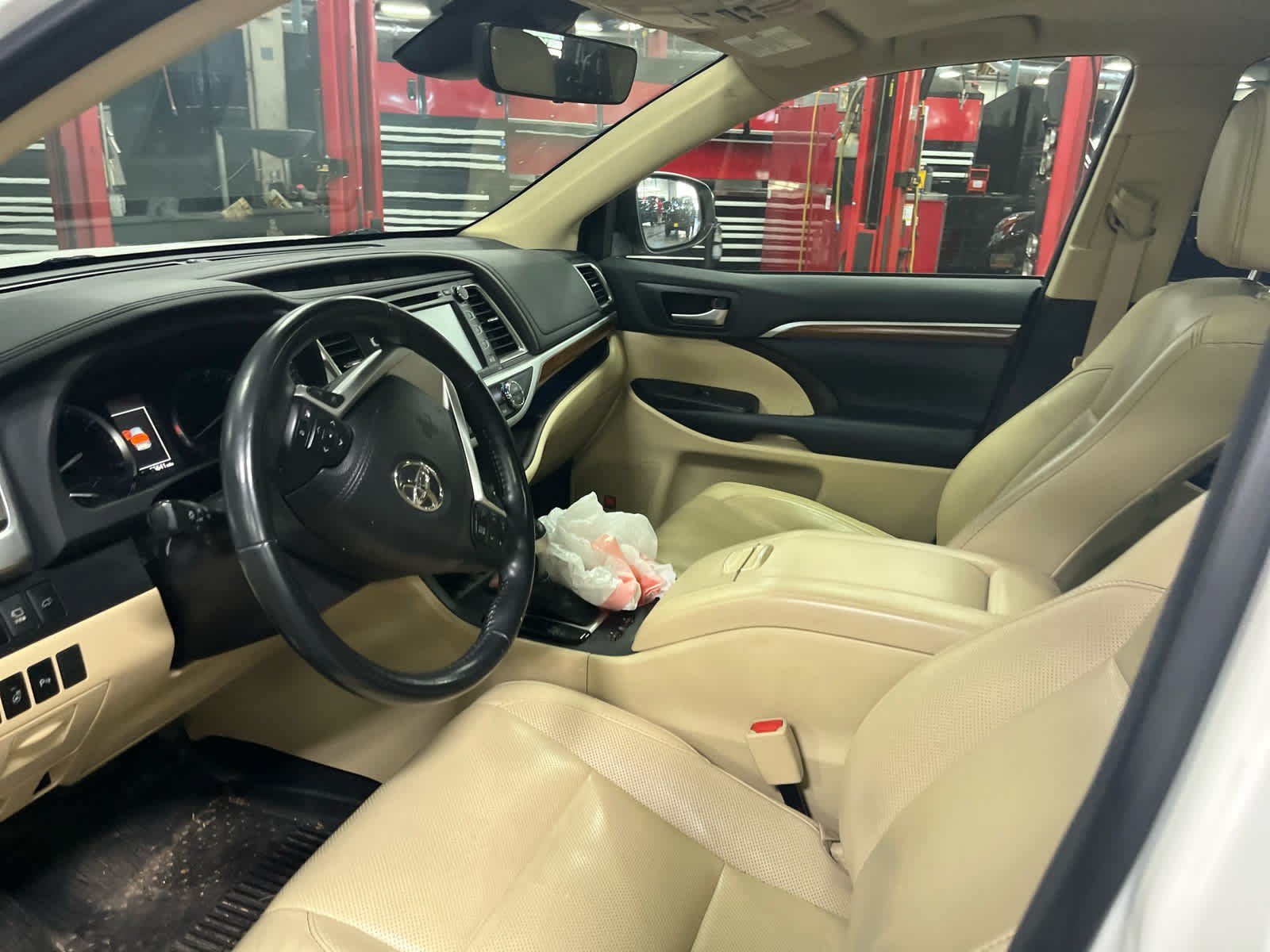 Used 2018 Blizzard Pearl Toyota Limited Platinum image 12