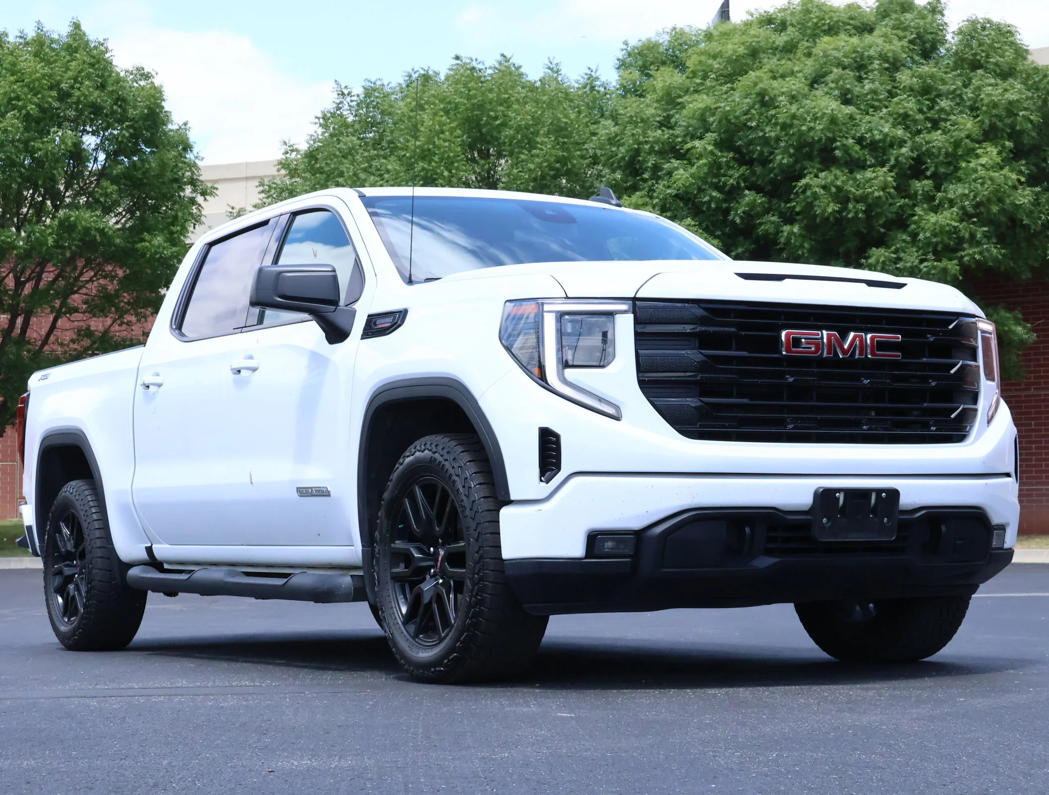 2023 GMC Sierra 4WD Crew Cab Short Box Elevation's photo
