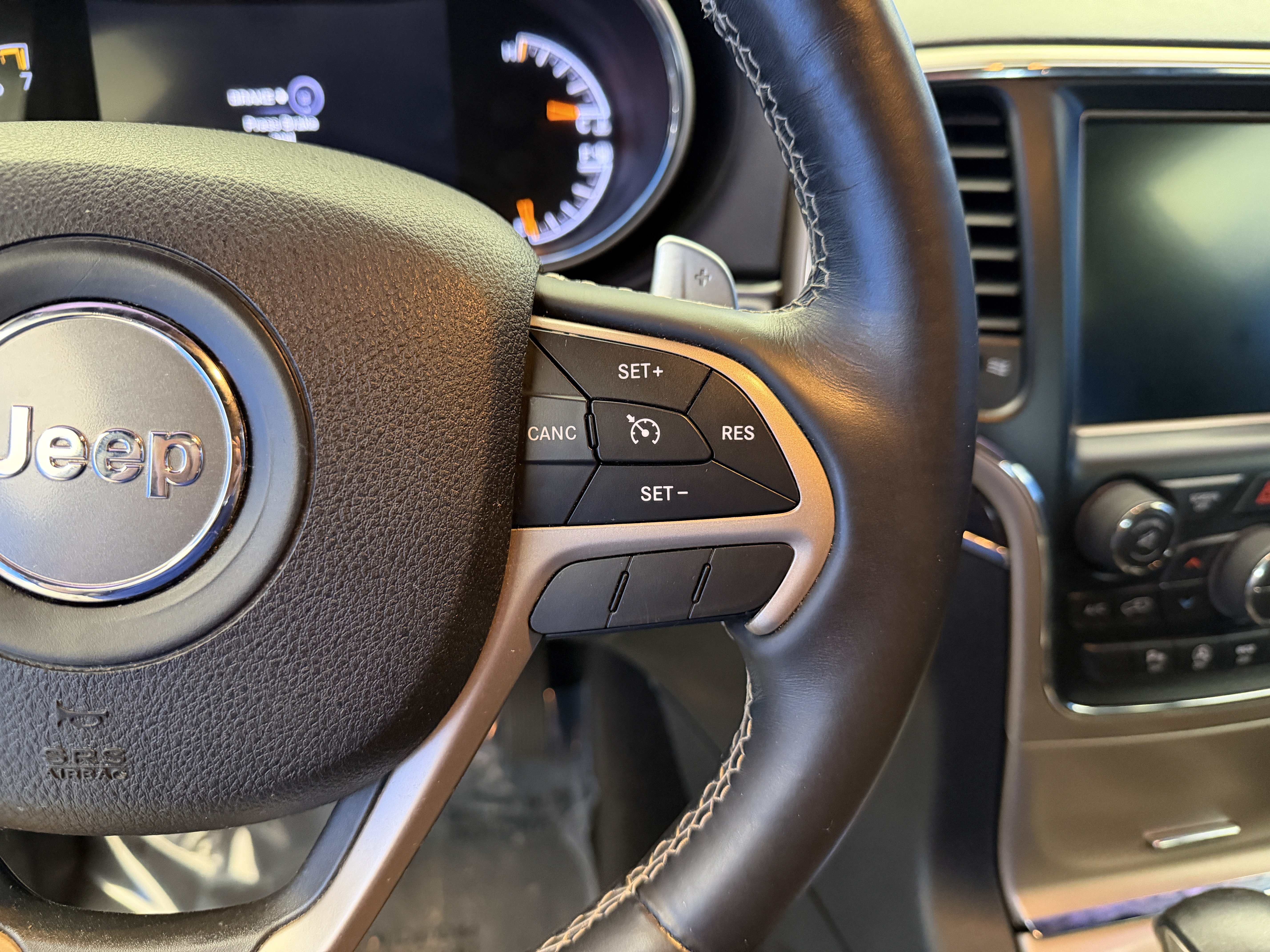 Used 2017 Velvet Red Pearlcoat Jeep Overland image 17
