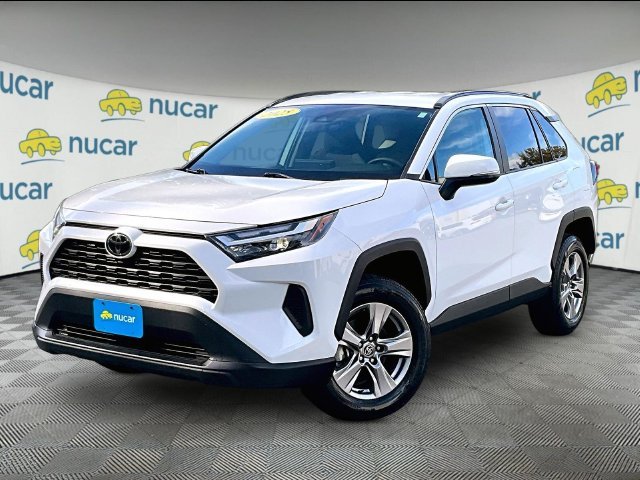 Used 2025 White Toyota XLE image 12