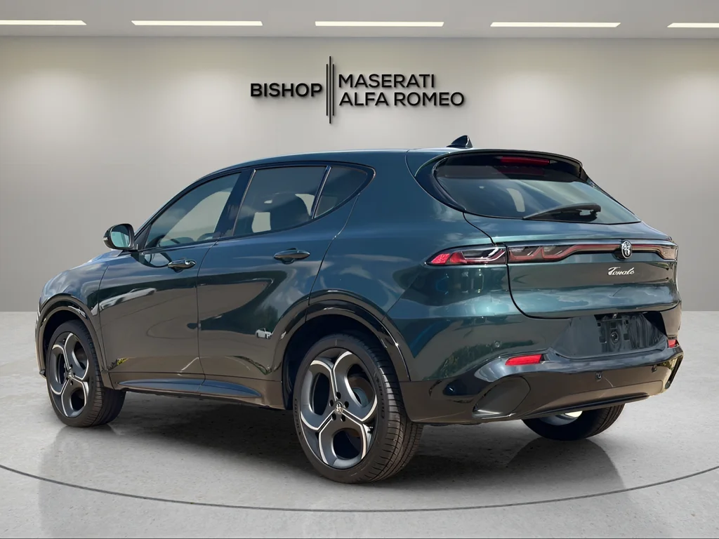 New 2026 Green Alfa Romeo Base image 5
