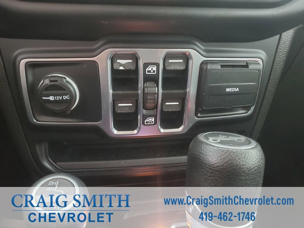 Used 2019 Red Jeep Sahara image 28