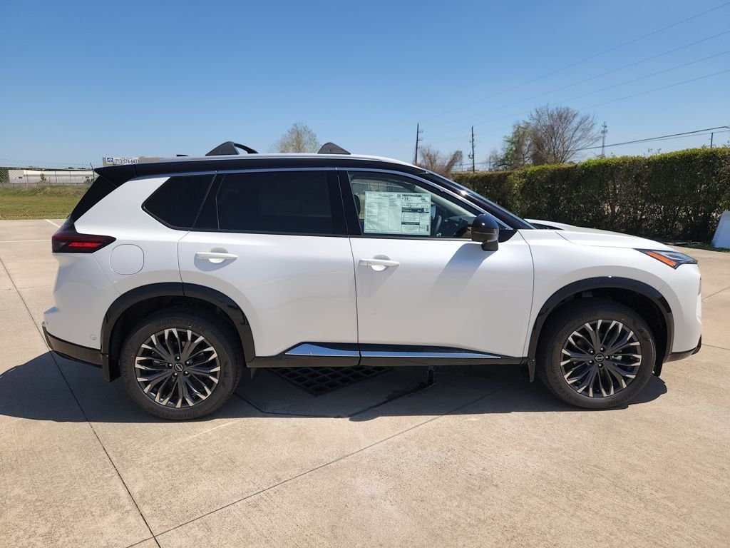 New 2026 Everest White Pearl TriCoat / Super Black Two-tone Nissan Platinum AWD image 4