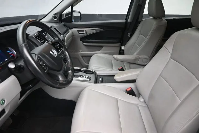 Used 2021 Silver Honda EX-L image 16