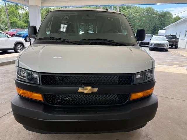 2025 Chevrolet Express Cargo Work Van - Photo 13