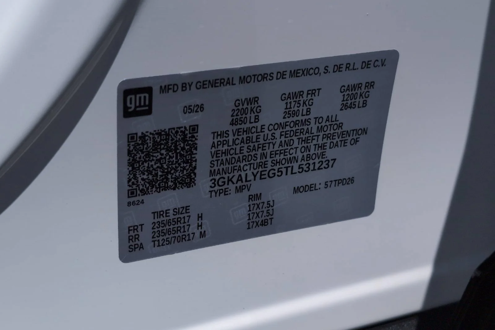 New 2026 Summit White GMC AT4 image 30
