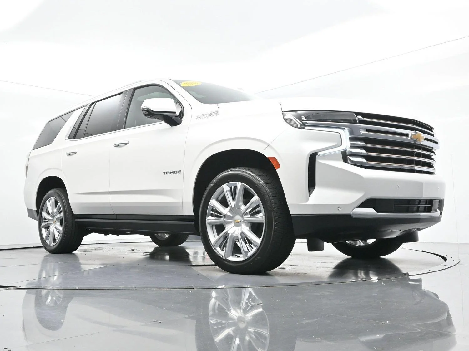 Used 2021 IRIDESCENT PEARL TRICOAT Chevrolet High Country image 46